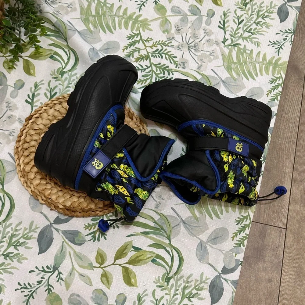 Athletech Boys' Skull Flames Snow Boots Size 4 Winter Boots